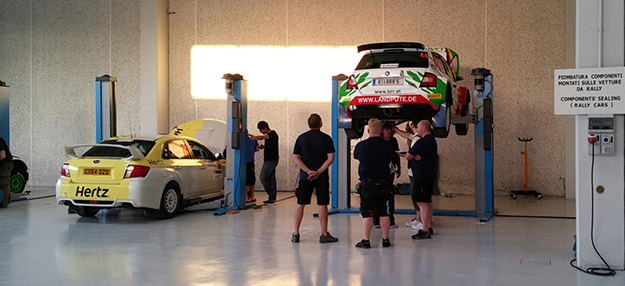 Ponte SOLLEVATORE A DUE COLONNE CON TRASMISSIONE A CARDANO Ravaglioli KPS 306LHE / 3200 kg large