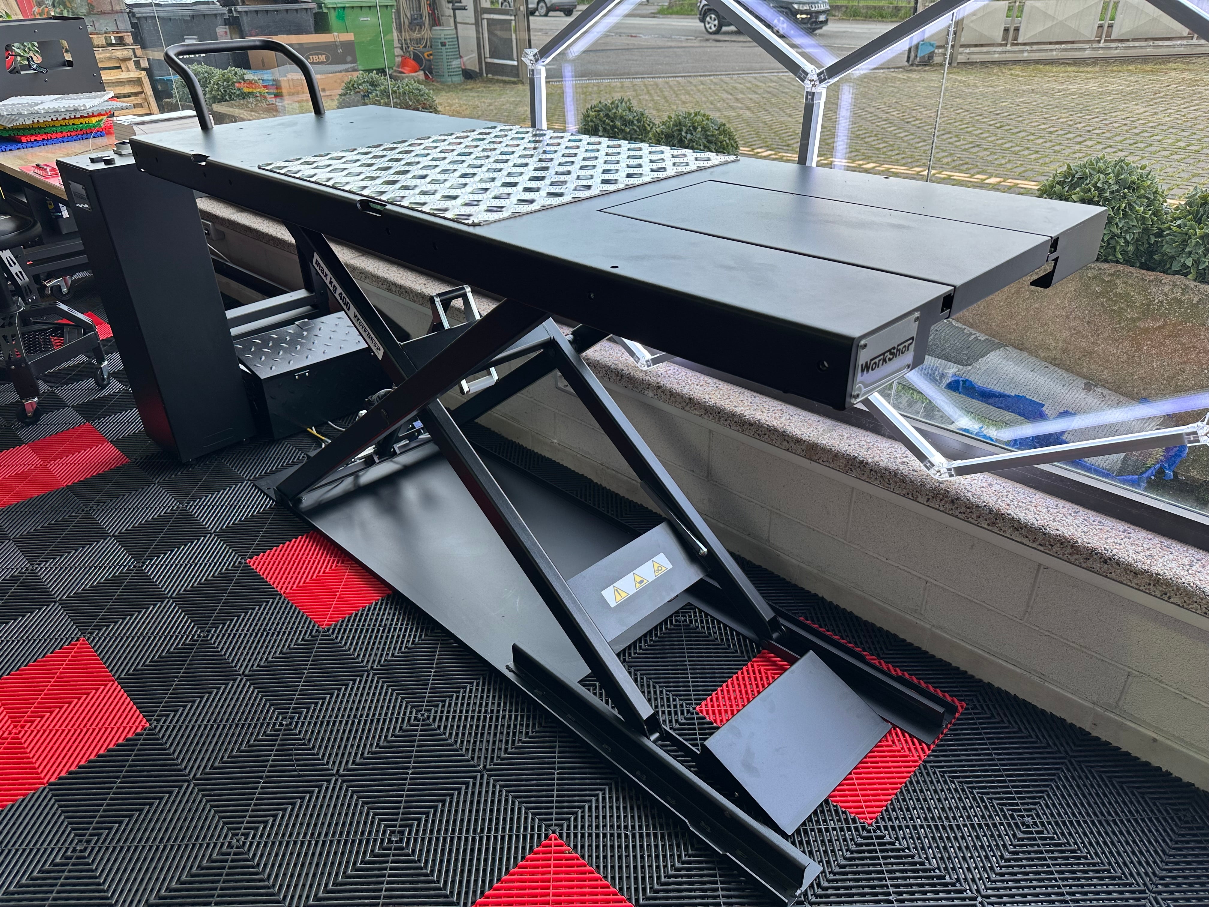 Ponte sollevatore MOTO ribassato 80mm portata 400kg elettroidraulico Workshopitaly Total Black