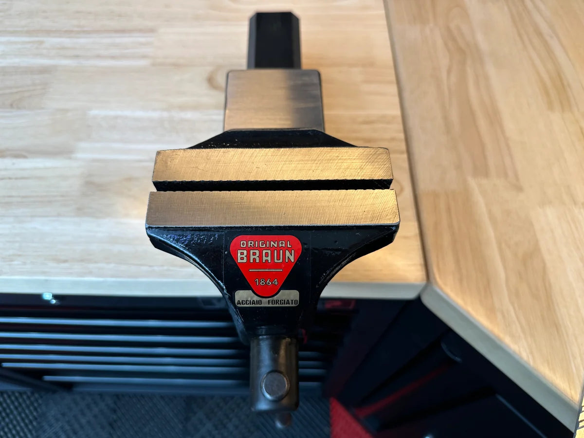 Banco recupero olio con supporto morsa Workshopitaly Total Black Completo di Morsa 125mm