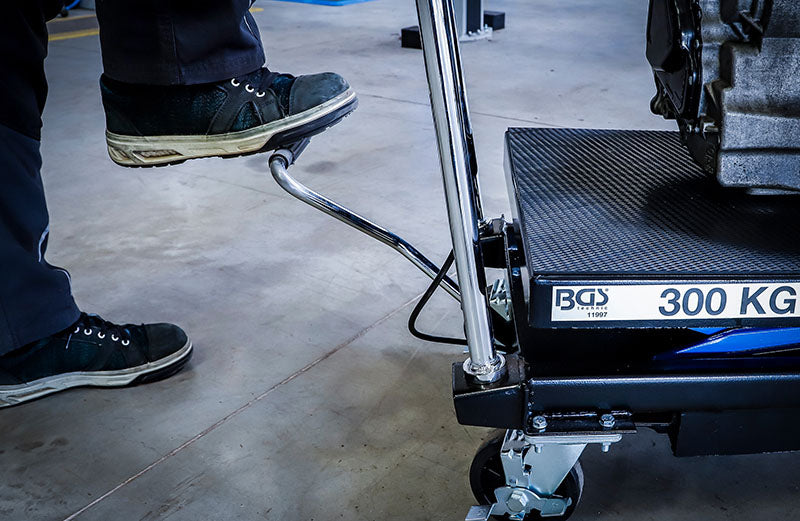 CARRELLO SOLLEVATORE A PANTOGRAFO CON PIANO ELEVATORE IDRAULICO, 300 KG BGS11997