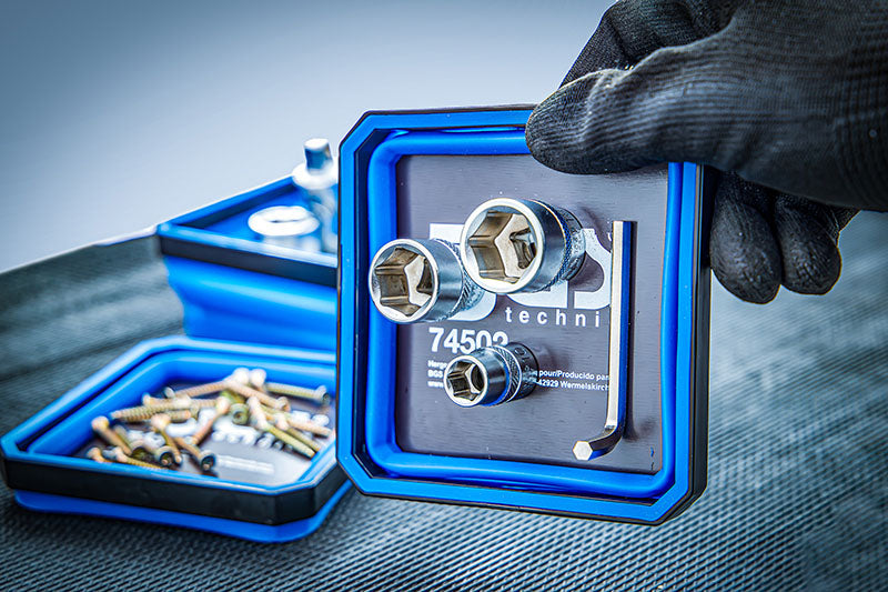 SET 4 PEZZI VASCHETTE MAGNETICHE QUADRATE PIEGHEVOLI IN SILICONE,115 X 115 X 50 MM BGS74502