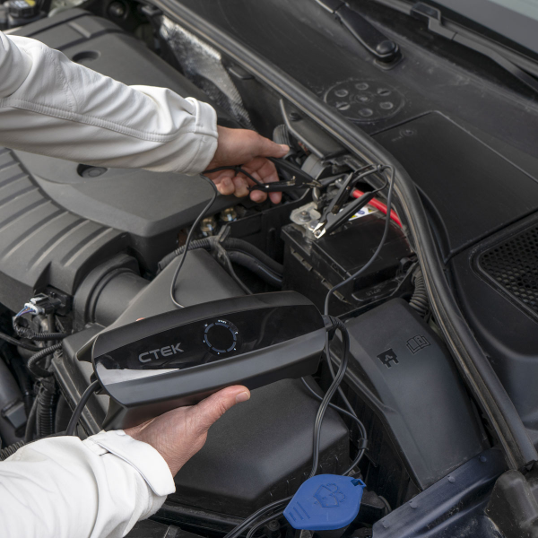 Caricabatterie CTEK CS ONE