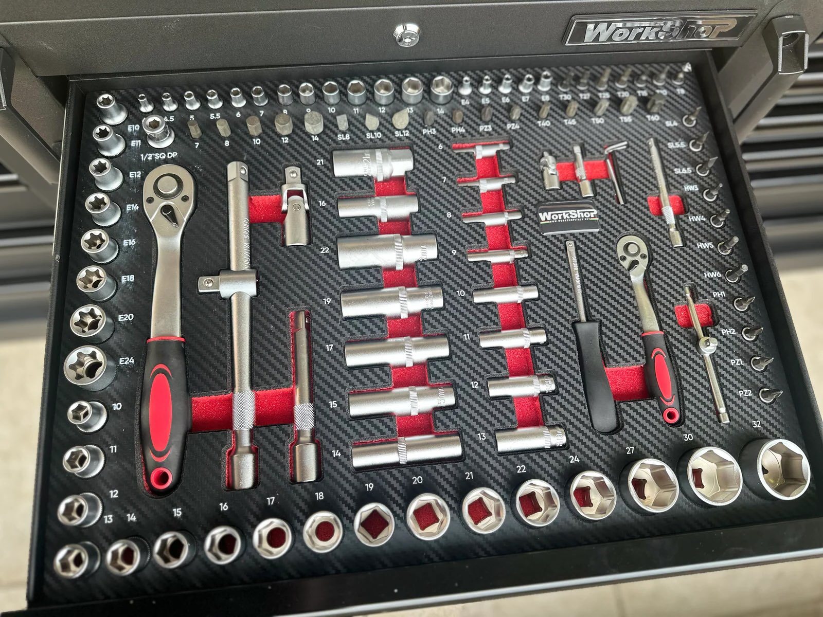 Allestimento set 172 utensili Carbon Look per Arredo Officina Workshopitaly MPS Total Black