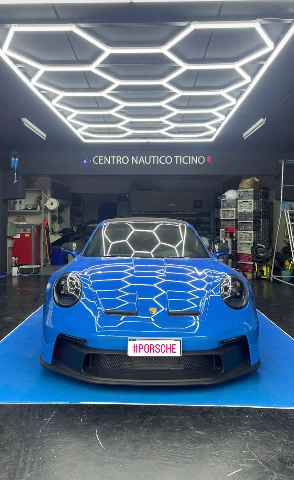 Luci Led Esagonali Car Detailing 2433x4840 con 14 esagoni luce fredda 6000K e telaio luminoso