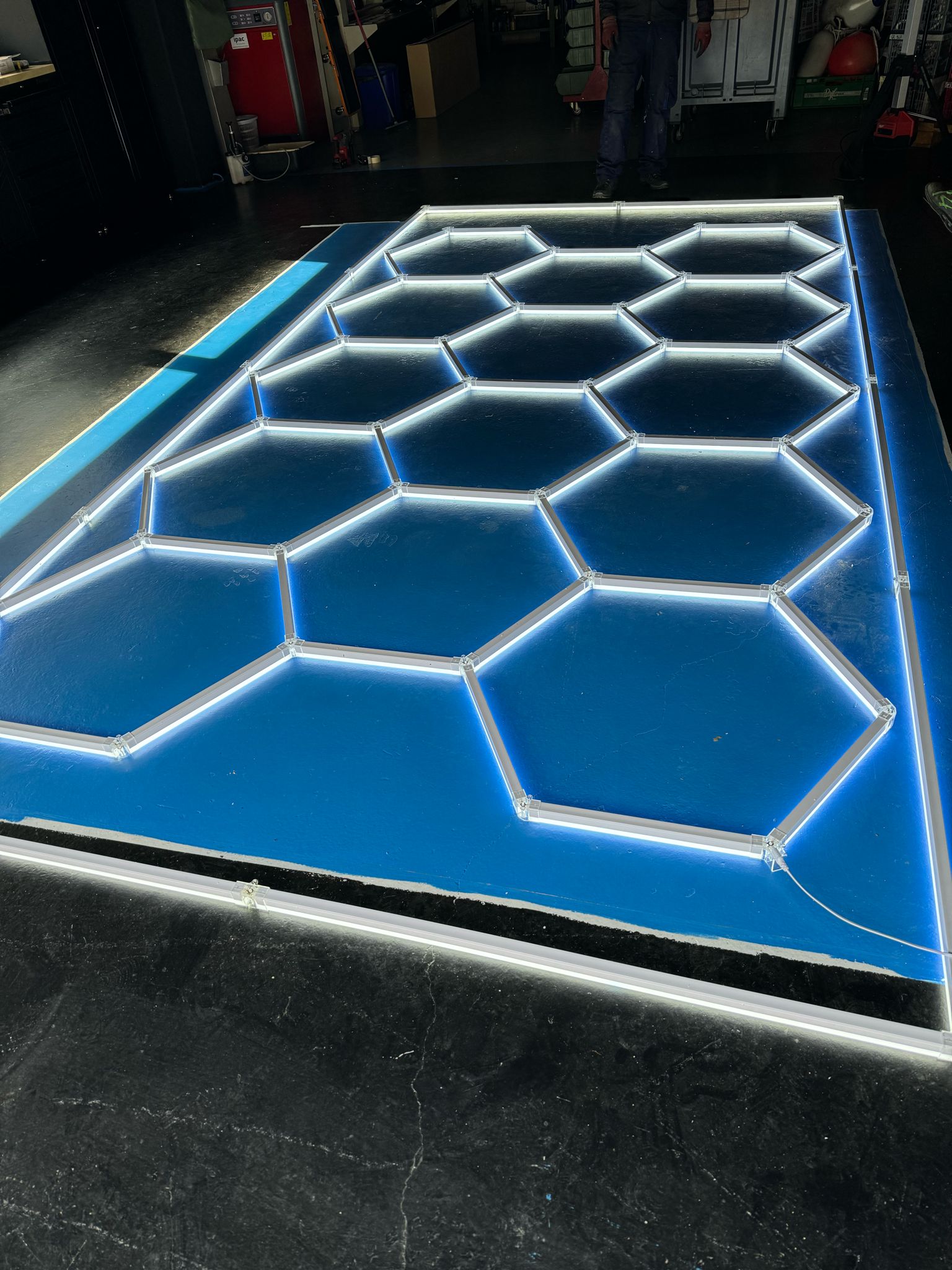 Luci Led Esagonali Car Detailing 2433x4840 con 14 esagoni luce fredda 6000K e telaio luminoso