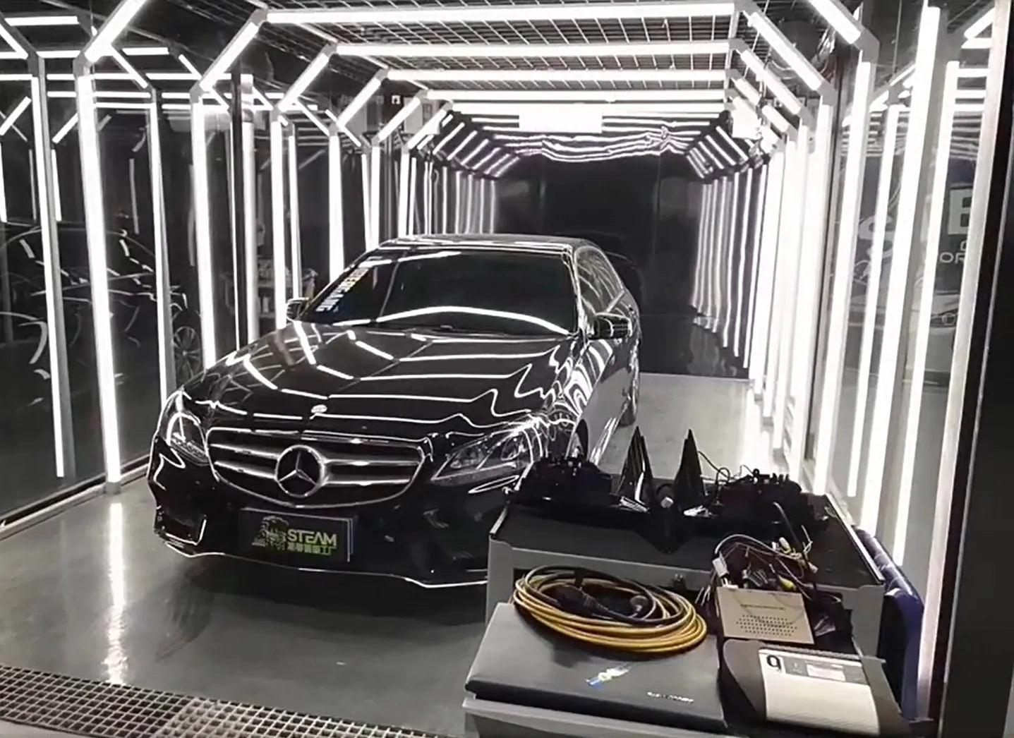 Tunnel LED per officina 5,2 x 4 x 2,6 mt