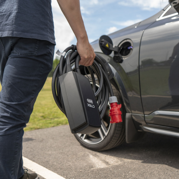 Caricabatterie portatile EV da 11kW CTEK NJORD GO