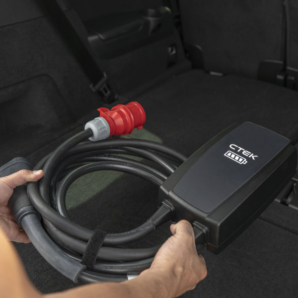 Caricabatterie portatile EV da 11kW CTEK NJORD GO