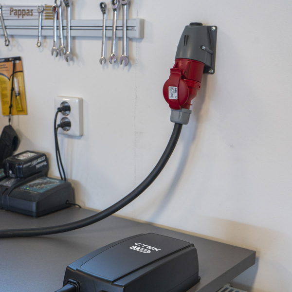 Caricabatterie portatile EV da 11kW CTEK NJORD GO