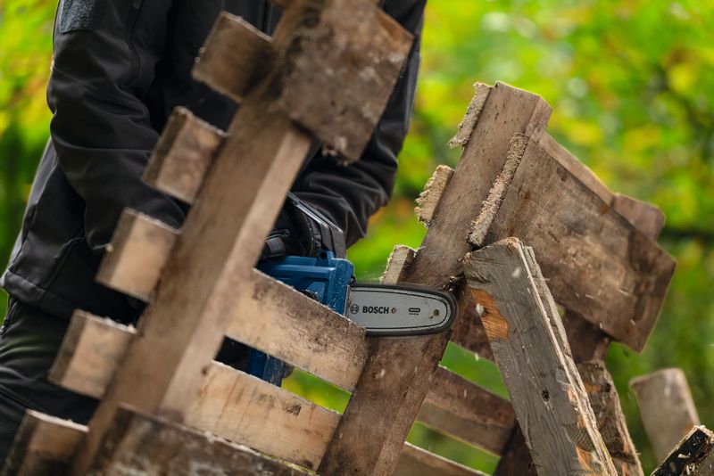 Potatore a batteria Bosch GKE 18V-15 PRO 2 batterie 8AH