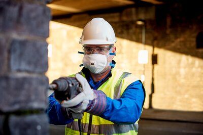 3M™ Respiratore per polveri FFP2, con valvola, 8825+ conf. 10 pz.