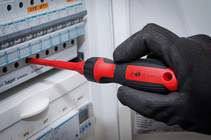 SET 8 PEZZI, CACCIAVITI ISOLATI VDE, CON LAME INTERCAMBIABILI BGS35813