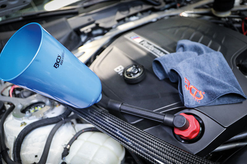 SET 24 PEZZI, IMBUTO IN PLASTICA CON ADATTATORI BGS72213