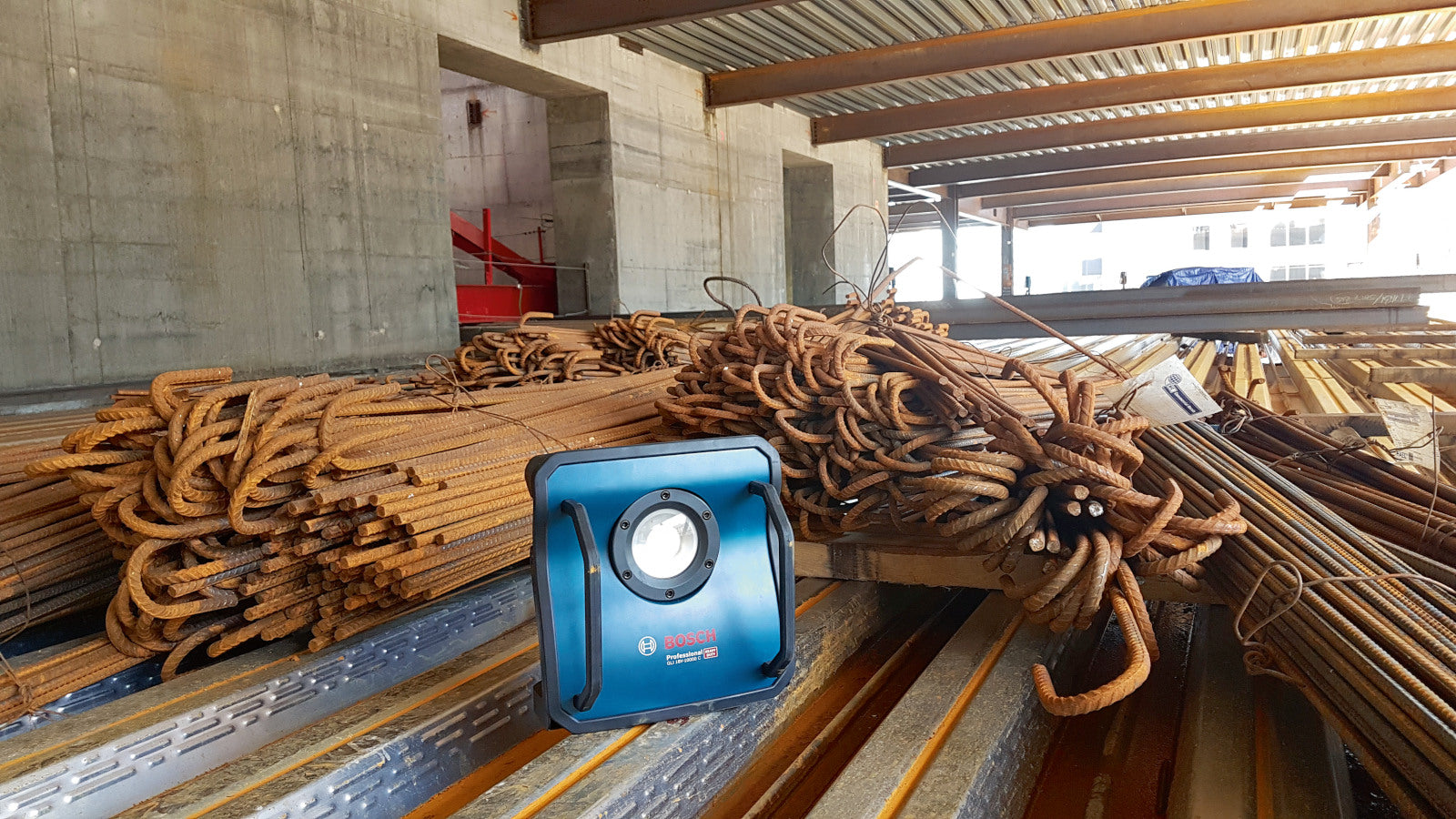 Lampada a batteria GLI 18V-10000 C