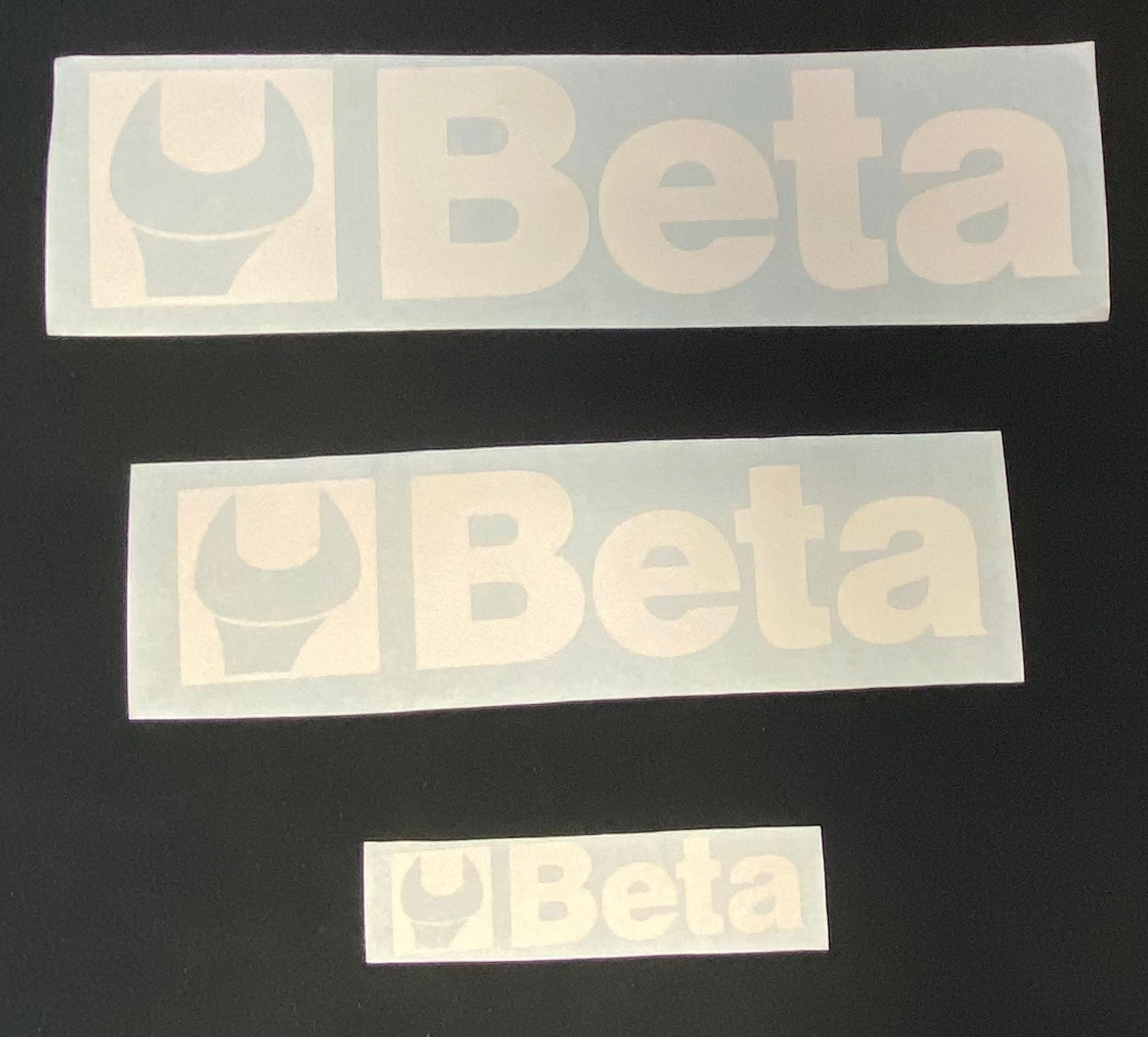 Adesivi plotterati prespaziati Beta