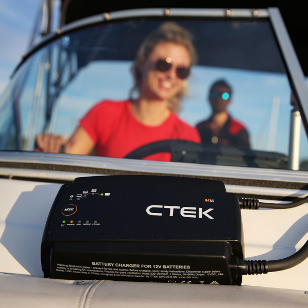 Caricabatterie M15 CTEK MARINE 15A