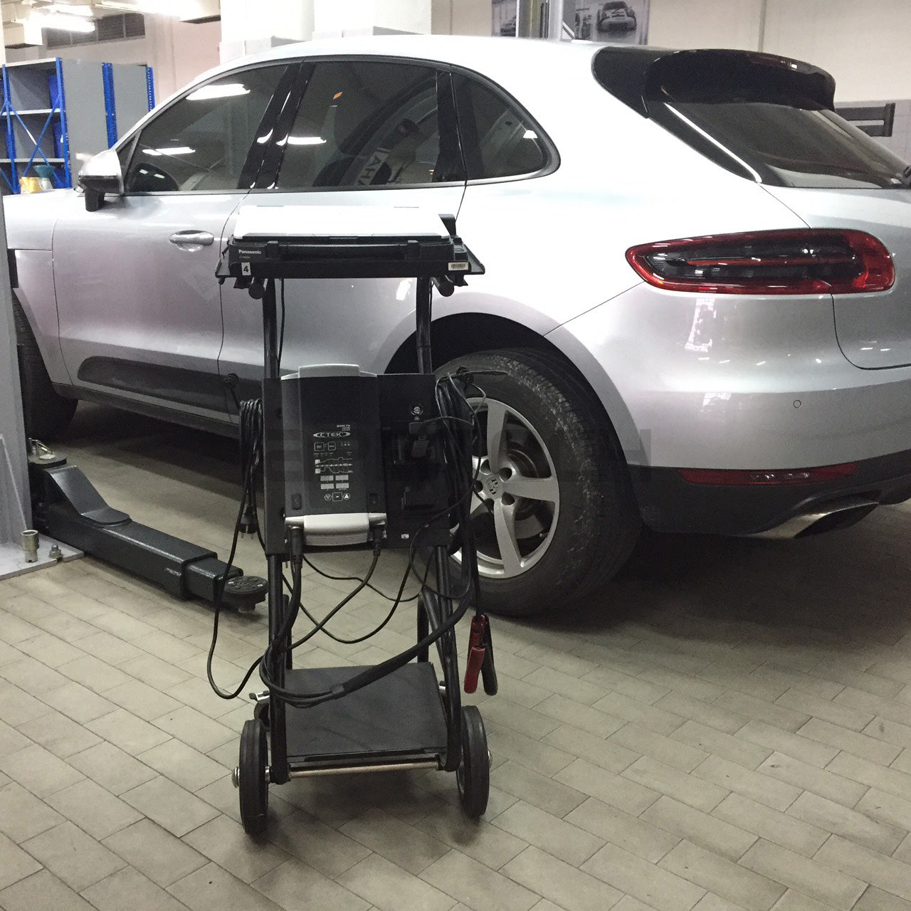 Carrello per caricabatterie/computer (56-604) TROLLEYPRO Ctek