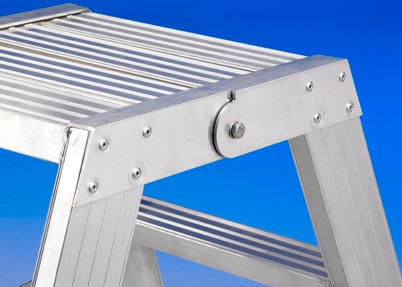 Sgabello scaletta Punto PLUS Svelt