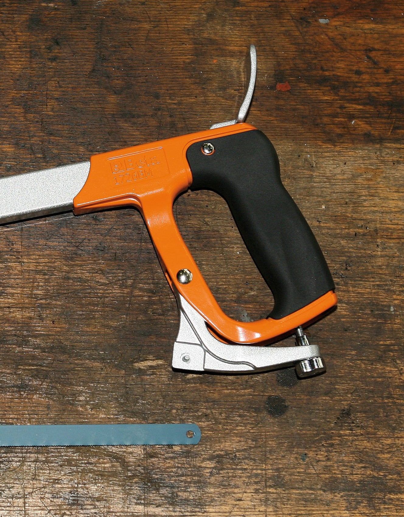 Seghetto con sistema di tensionamento della lama a sgancio rapido 1726BM