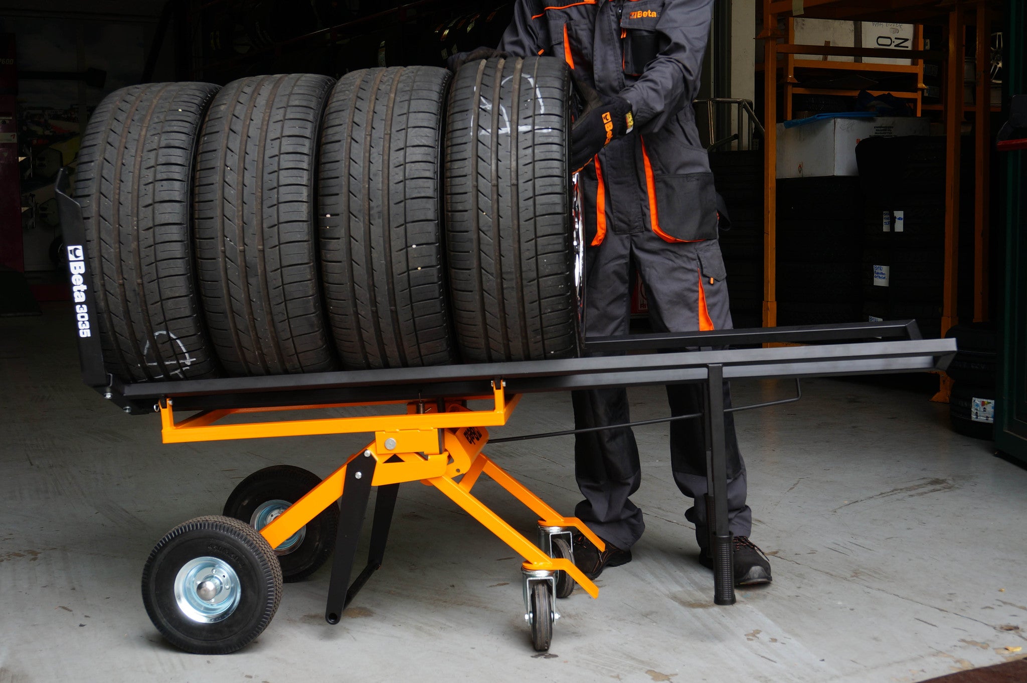 Carrello trasporta pneumatici Beta 3035