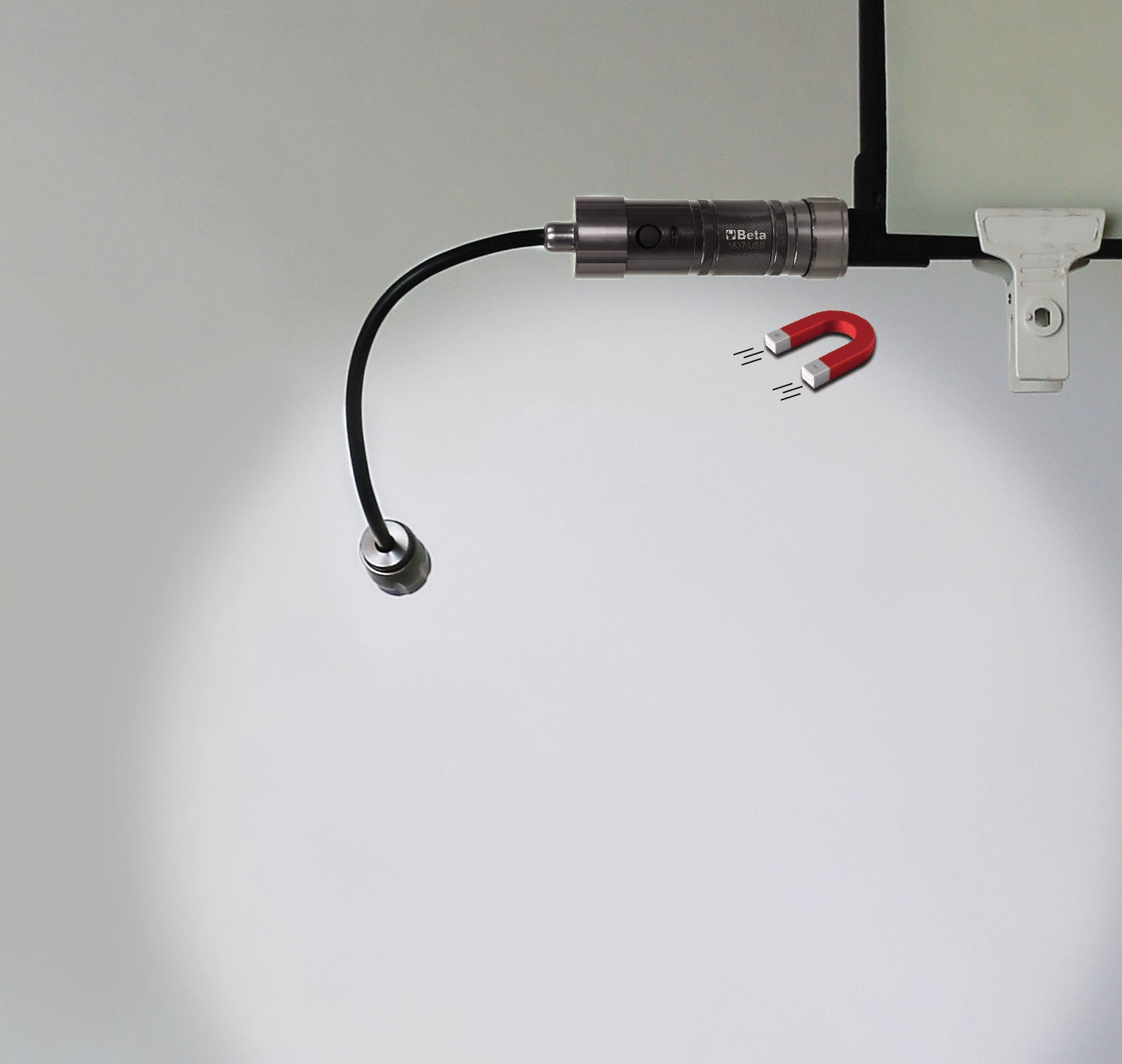 Lampada ricaricabile magnetica snodata Beta 1837/USB