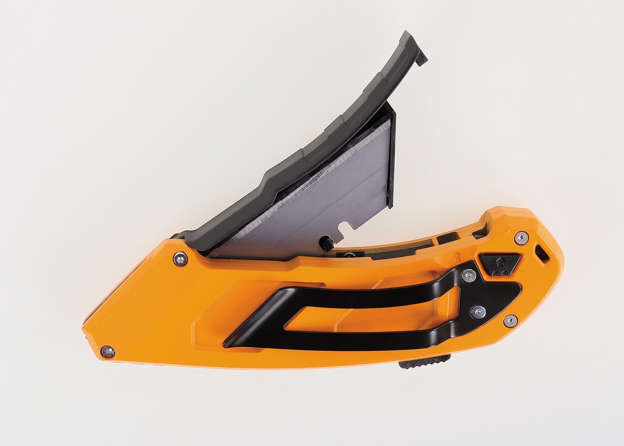 Coltello Beta 1772R lama trapezoidale