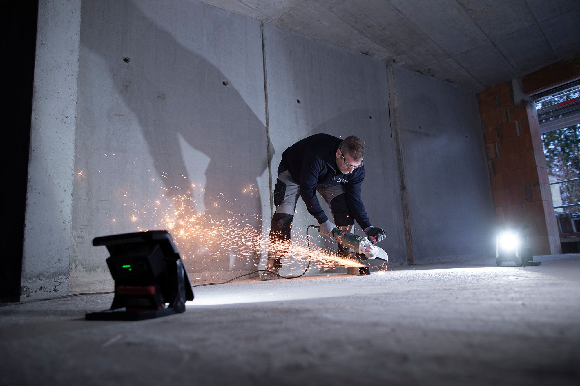 Multi Battery Faretto a LED con batteria 4000 MA  BRENNESTUHL compatibile con batterie 18v