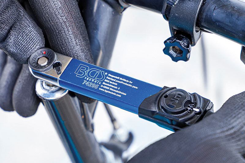 SET 9 PEZZI, CHIAVE DINAMOMETRICA, ATTACCO ESAGONALE 1/4”, 2 - 10 NM, CON SET DI INSERTI BGS74295