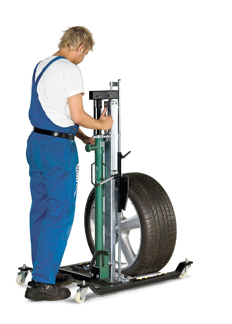 CARRELLO SOLLEVATORE PER AUTO, FURGONI E 4WD Compac CMWD60