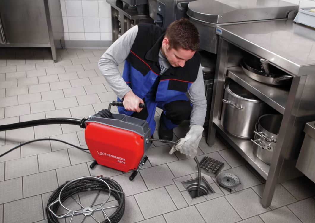 Macchina per disotturare e pulizia tubazioni  R600, 230V + Set spirali/utensili Standard 16-22 mm ROTHENBERGER