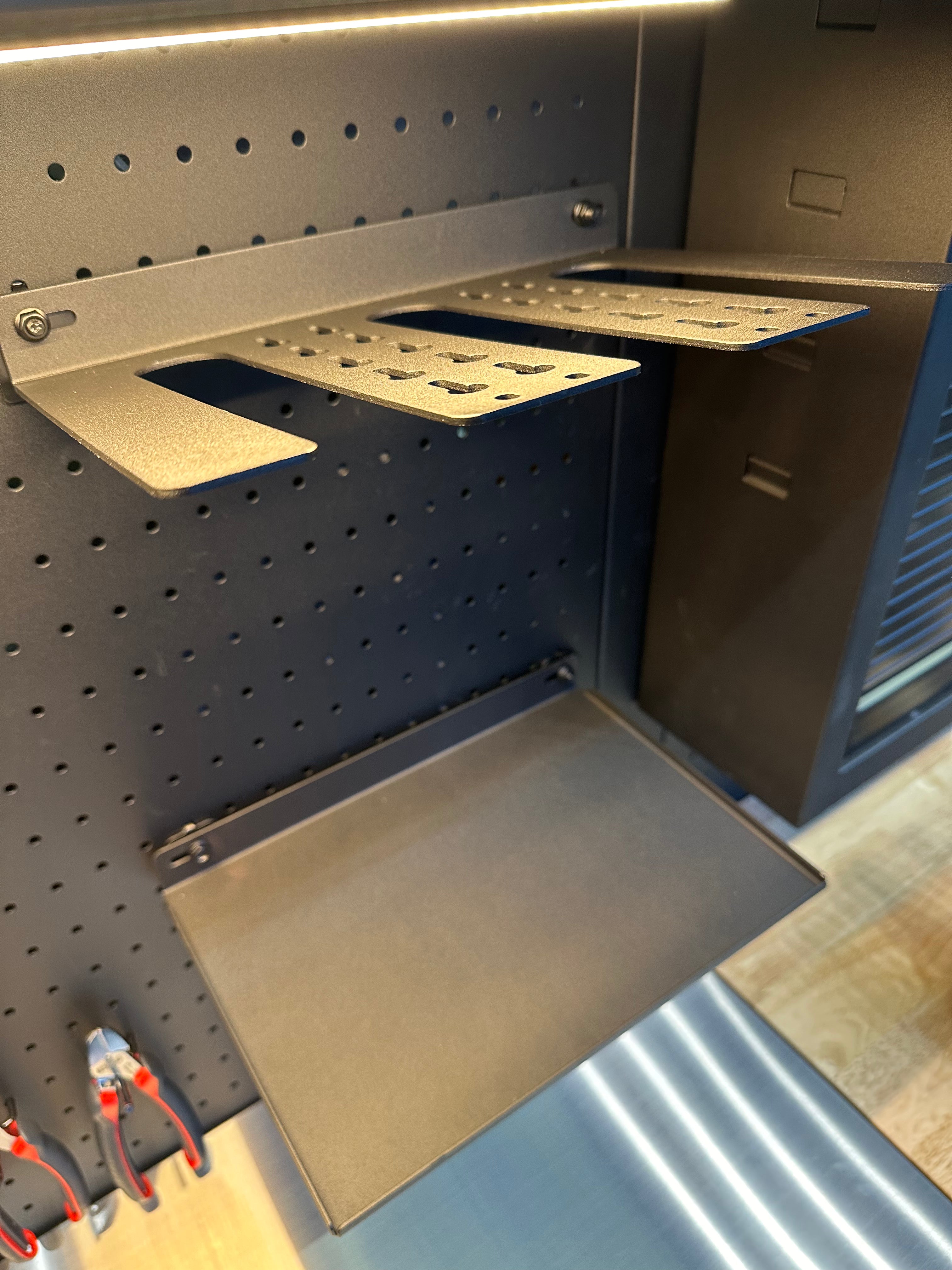 Set 2 supporti elettroutensili per Arredo Officina Workshopitaly MPS Total Black