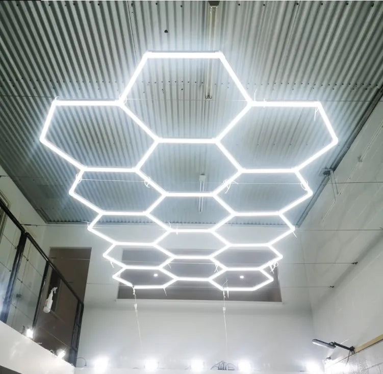 Illuminazione Led a soffitto esagonale 5,7 x 2,4mt