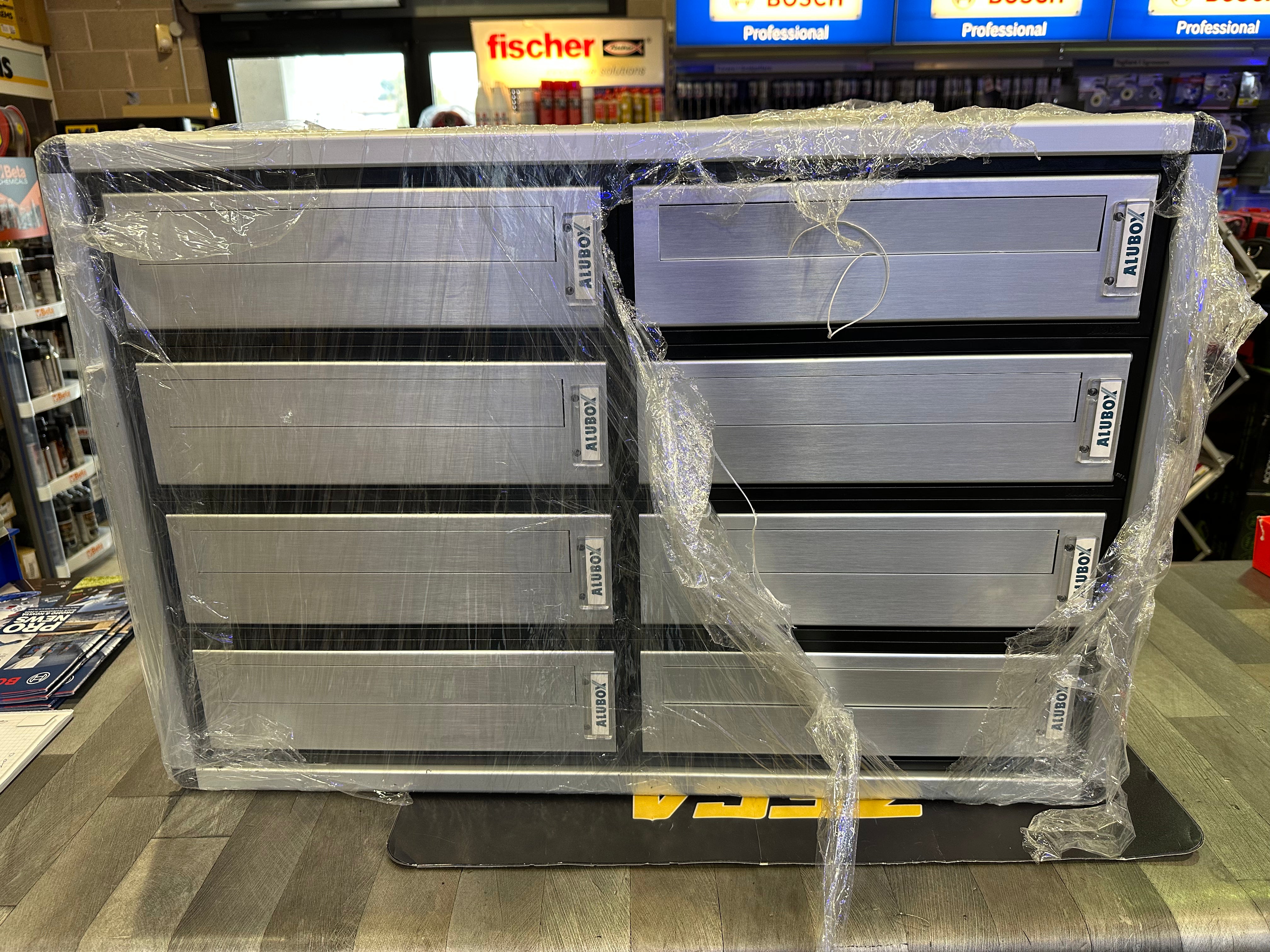 Casellario postale 8 posti in alluminio Alubox Modular con presa posteriore