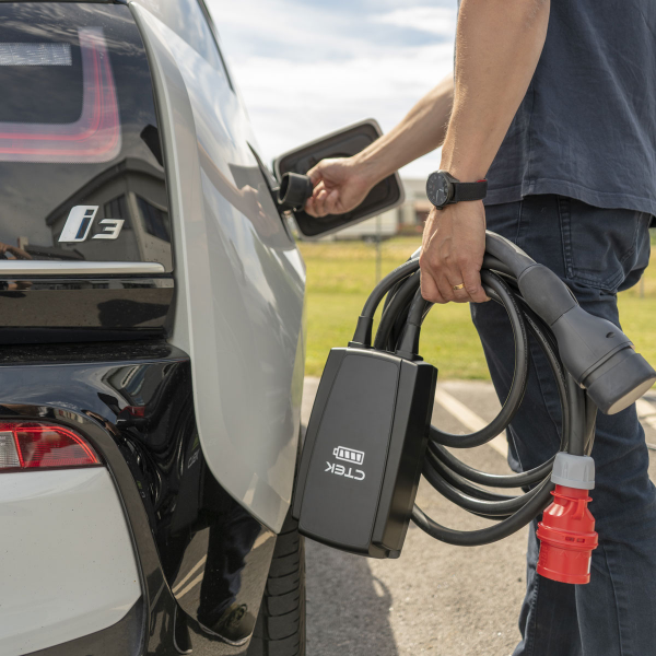 Caricabatterie portatile EV da 11kW CTEK NJORD GO