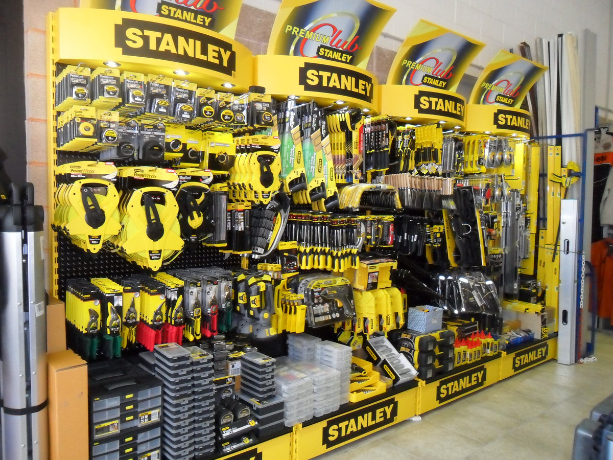 Parete attrezzata Stanley nel negozio WORK SHOP