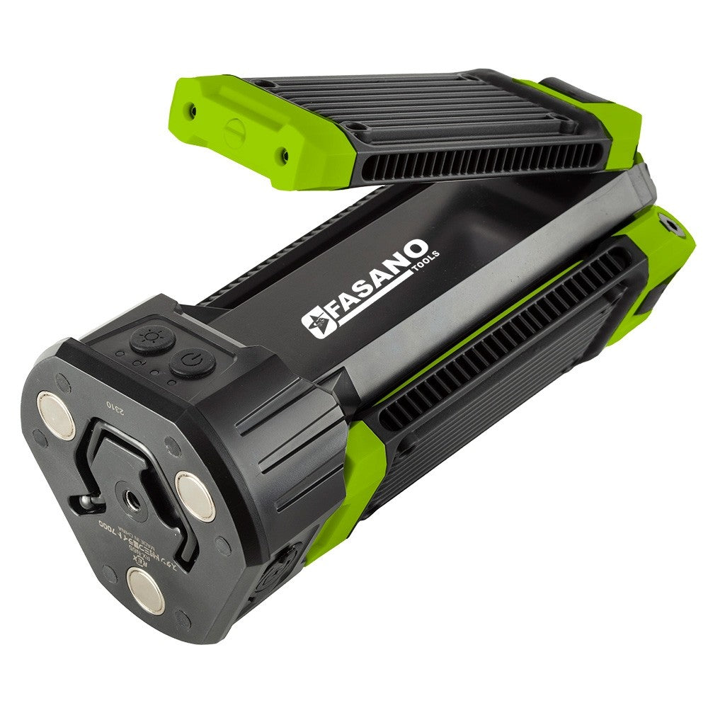 LAMPADA RICARICABILE A 3 FARI LED DOTATA DI TREPPIEDI Fasano FG 217/B