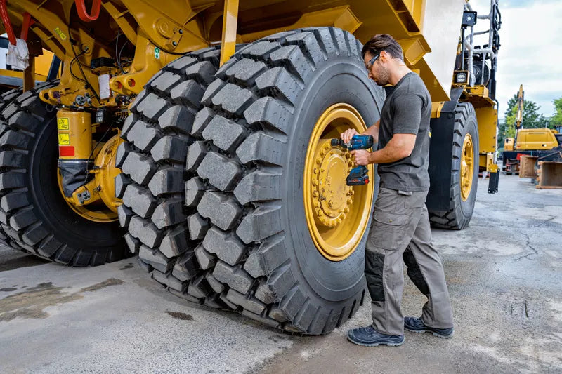 Avvitatori a massa battente a batteria Bosch GDS 18V-1600 HC Professional