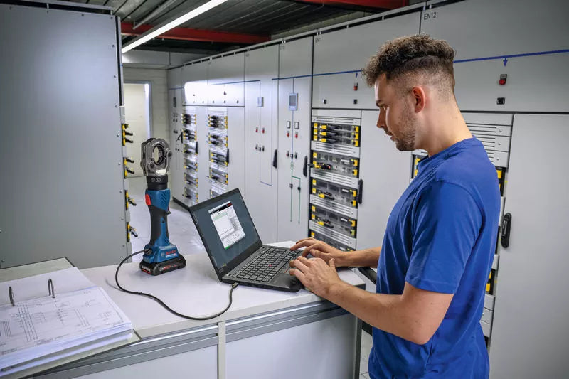 Utensile di crimpatura idraulico a batteria Bosch GPH 18V-60 Professional