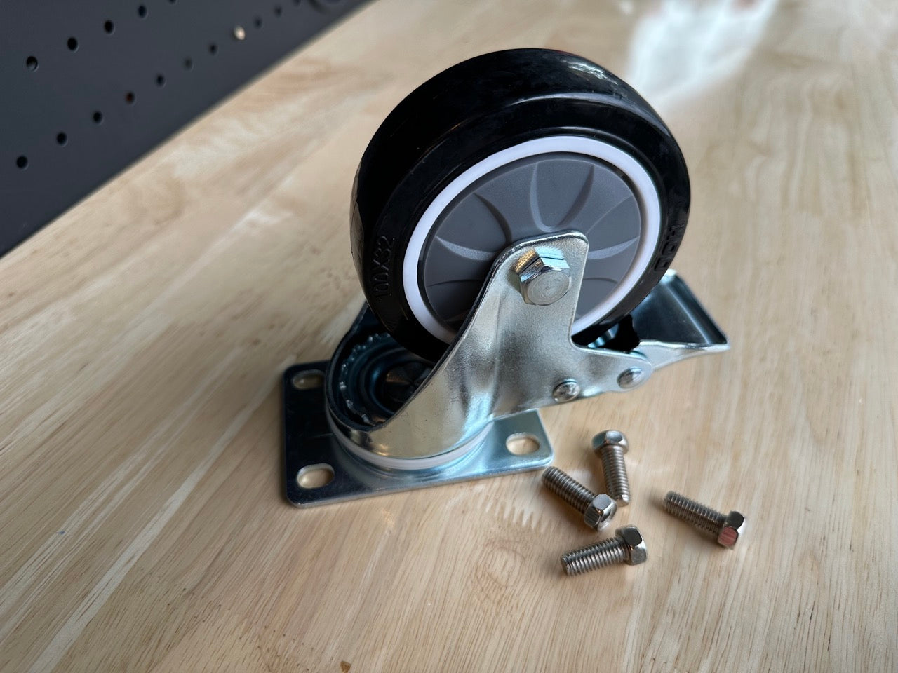 Ricambi per arredo officina MPS