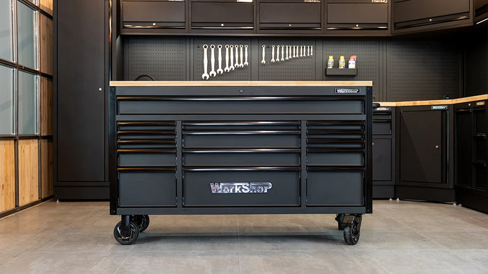 Dettaglio di arredo officina WORK SHOP