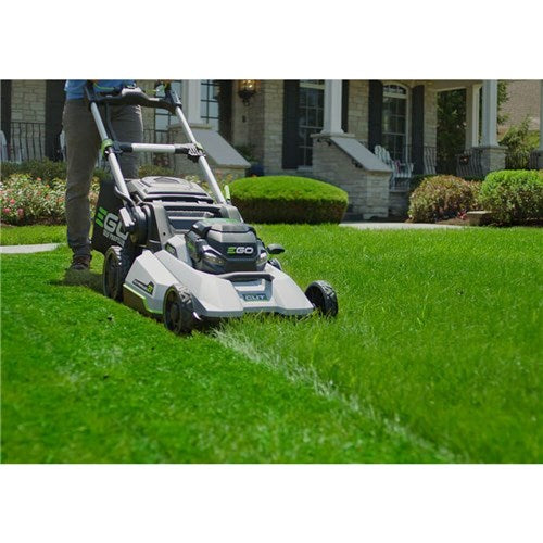 Rasaerba semovente a batteria 56 volts LM2135E-SP 7,5AH Set + Kit Mulching Omaggio