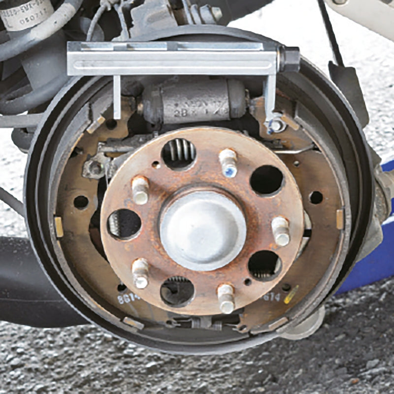 Attrezzo per la sostituzione dei cilindri nei freni a tamburo 1470PF Beta