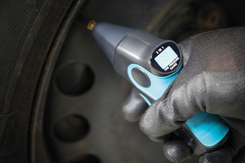 MANOMETRO DIGITALE PER PRESSIONE PNEUMATICI E PROFONDITA’ BATTISTRADA, “2 IN 1”  BGS6647