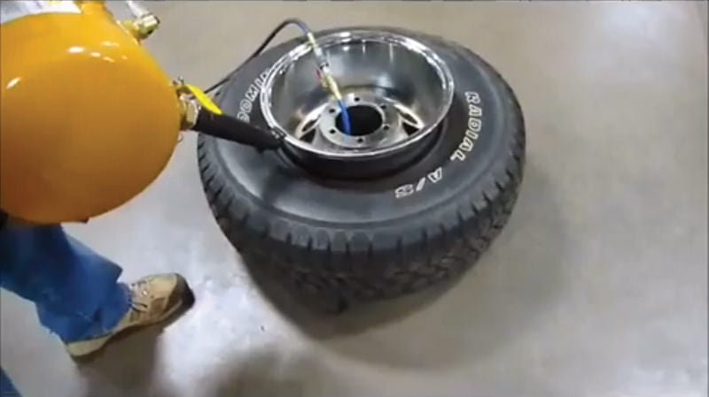 COMPRESSORE DI AUSILIO CARICA PNEUMATICI AUTOMOBILI, BOOSTER BGS8365