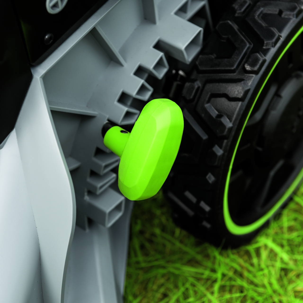 Rasaerba a batteria 56 volts LM1903E-SP semovente 47cm 5AH SET + kit mulching