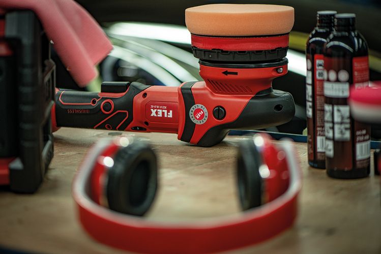 Lucidatrice rotorbitale a batteria Flex XCE 8 125 18.0-EC/5.0 Set