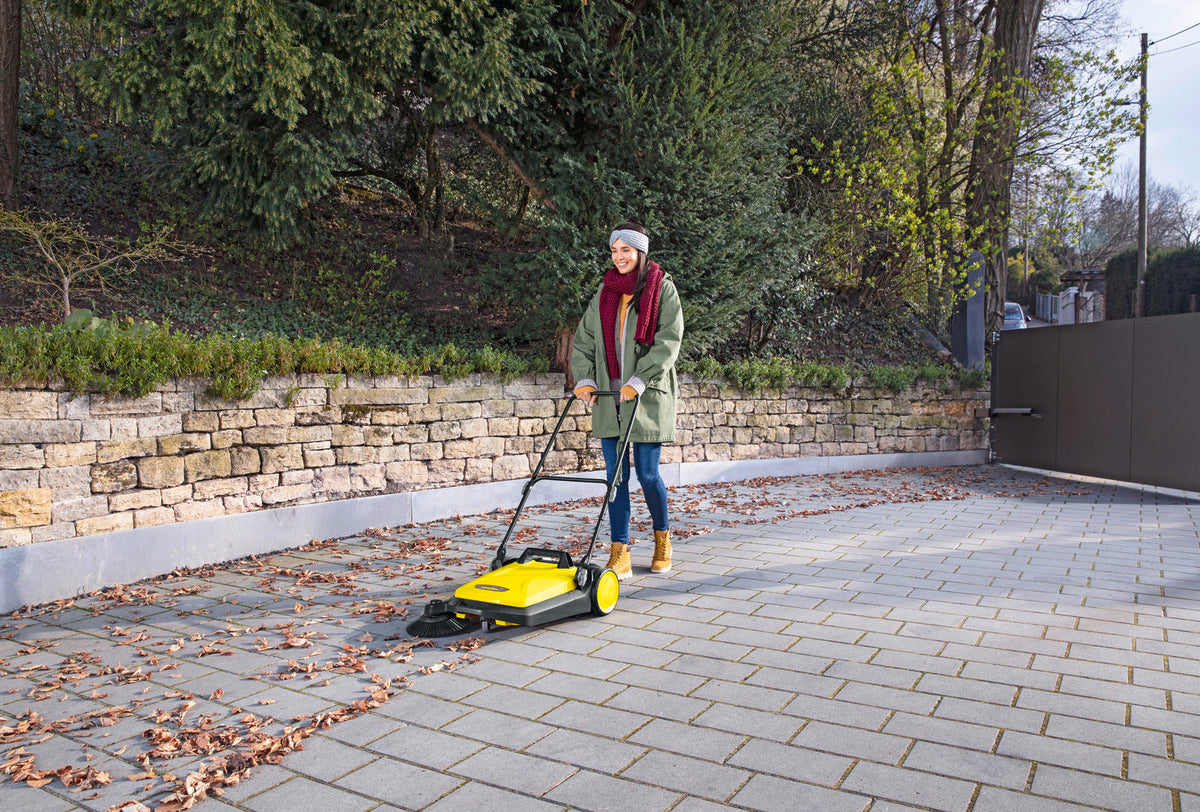 Spazzatrice manuale S4 Karcher