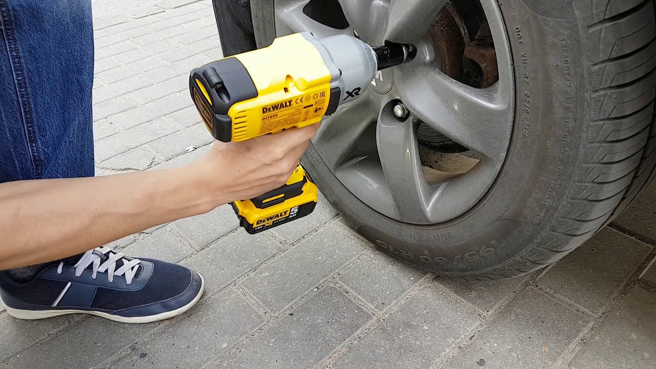 Avvitatore impulsi alta potenza 18v 5Ah 950Nm DeWalt DCF899P2