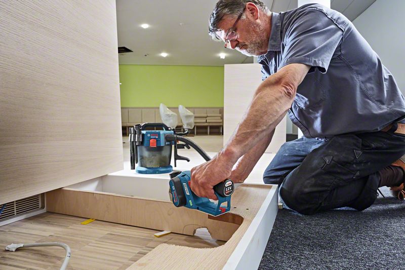 Pialleto Bosch GHO 12V-20 Professional 3Ah Set