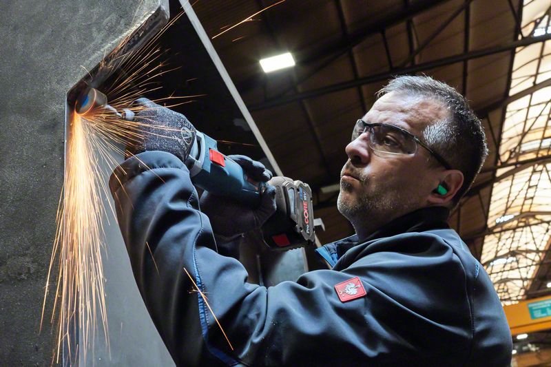 Smerigliatrici assiali Bosch batteria GGS 18V-23 LC Professional copro macchina